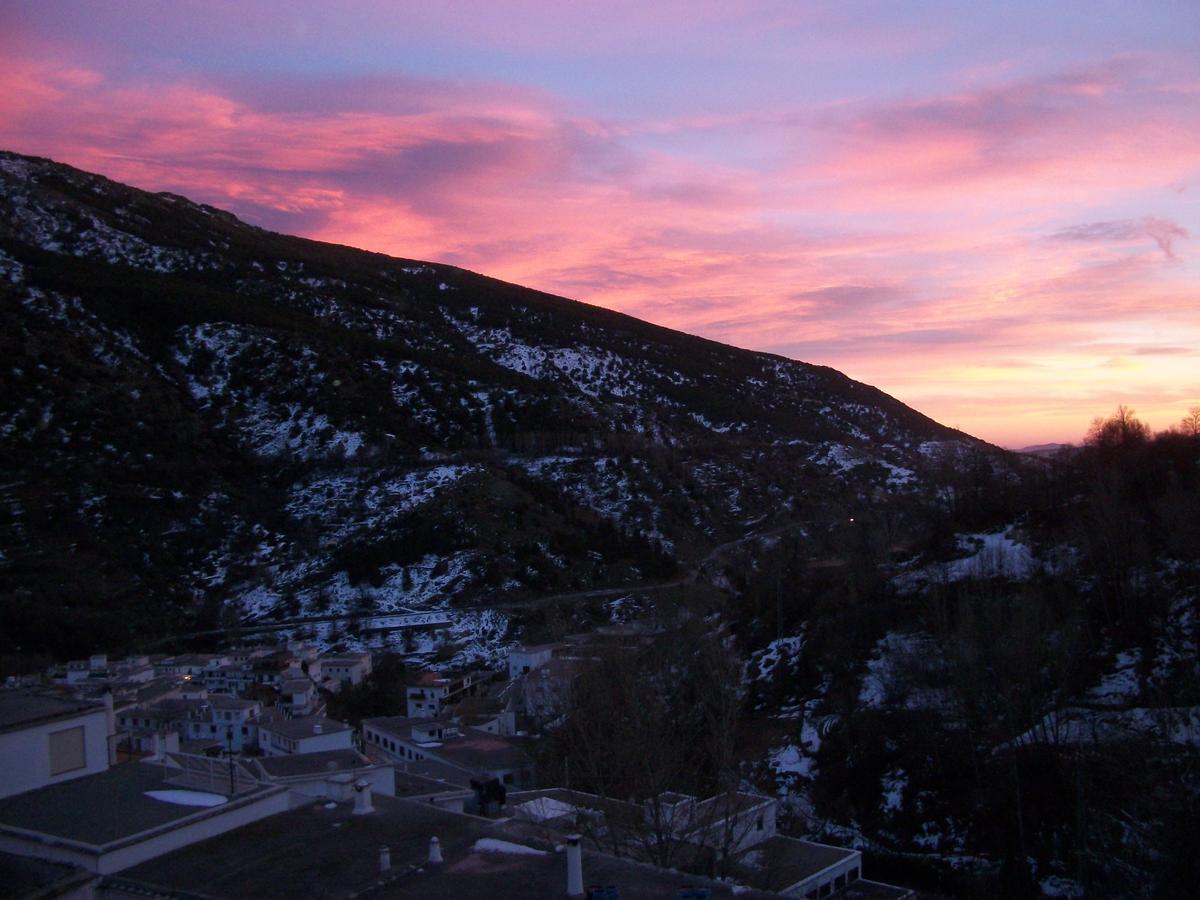 לינה וארוחת בוקר Trevélez Refugio Alpujarra Alta מראה חיצוני תמונה